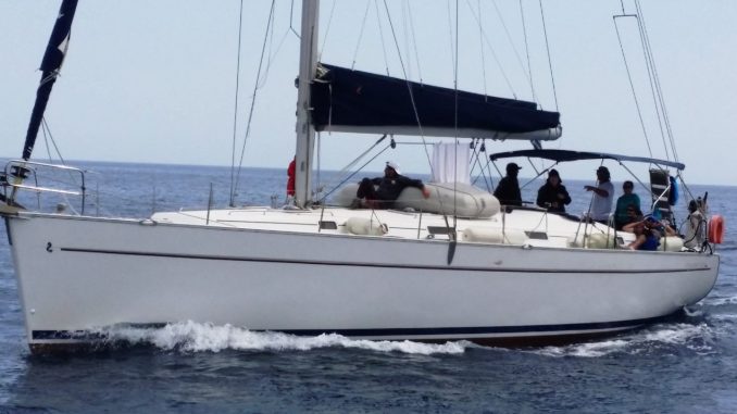 Εκπαιδευτικό Ταξίδι Ιστιοπλοΐας ΠΟΝΑΘΑ - Σαρωνικός & Κυκλάδες - 2015_05_16-23_052 Ελέγχοντας την αρματωσιά ενός ιστιοφόρου