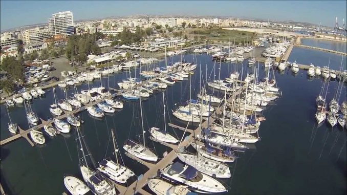 marina-larnakas Πλαγιοδέτηση, Πρυμοδέτηση και Πλωροδέτηση.
